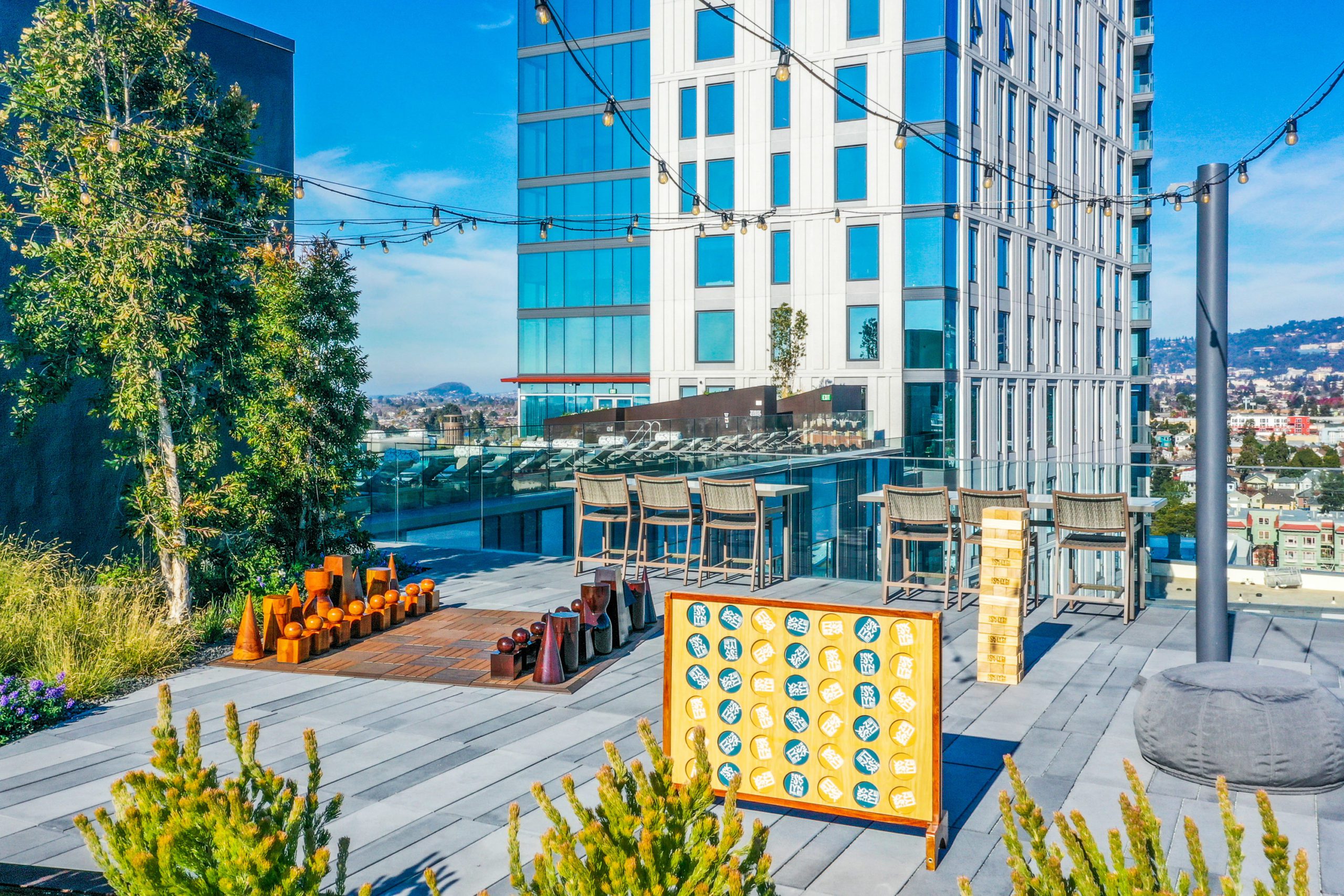 Skylyne at Temescal rooftop amenities